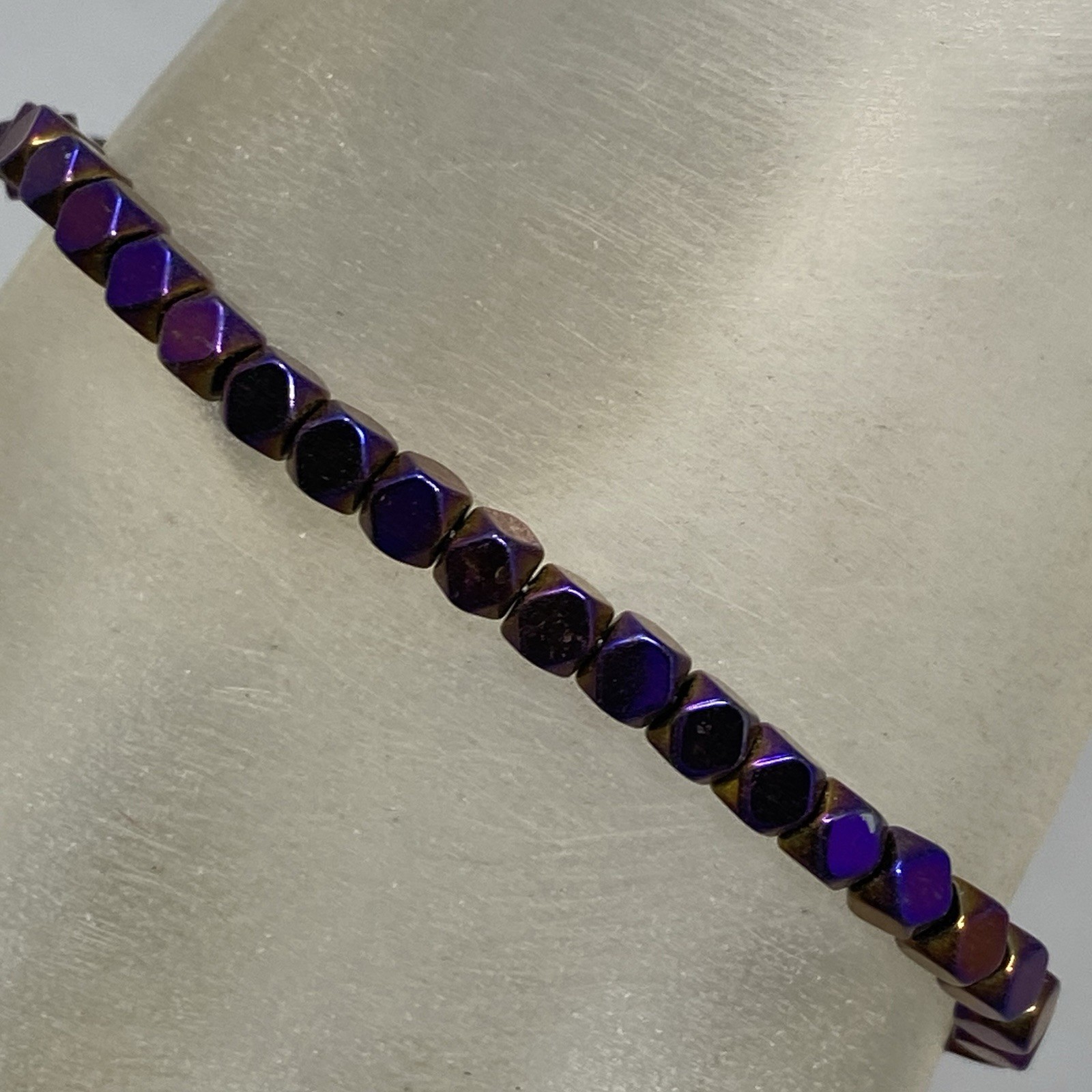Purple Metallic Metal Beaded Bracelet Glass Faceted Round Center Stone 7.75″
