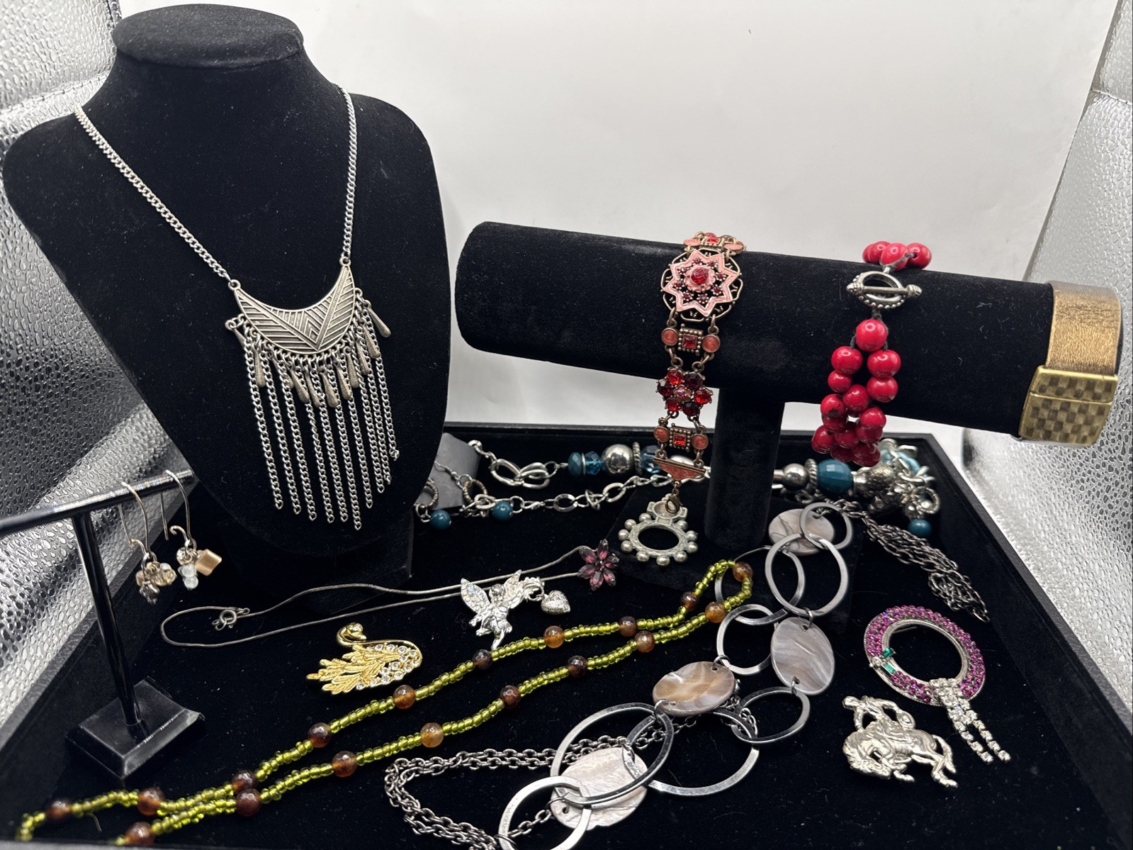 Vintage Lot of 15 Necklaces, Bracelets, Earrings And/or Brooches See Pics