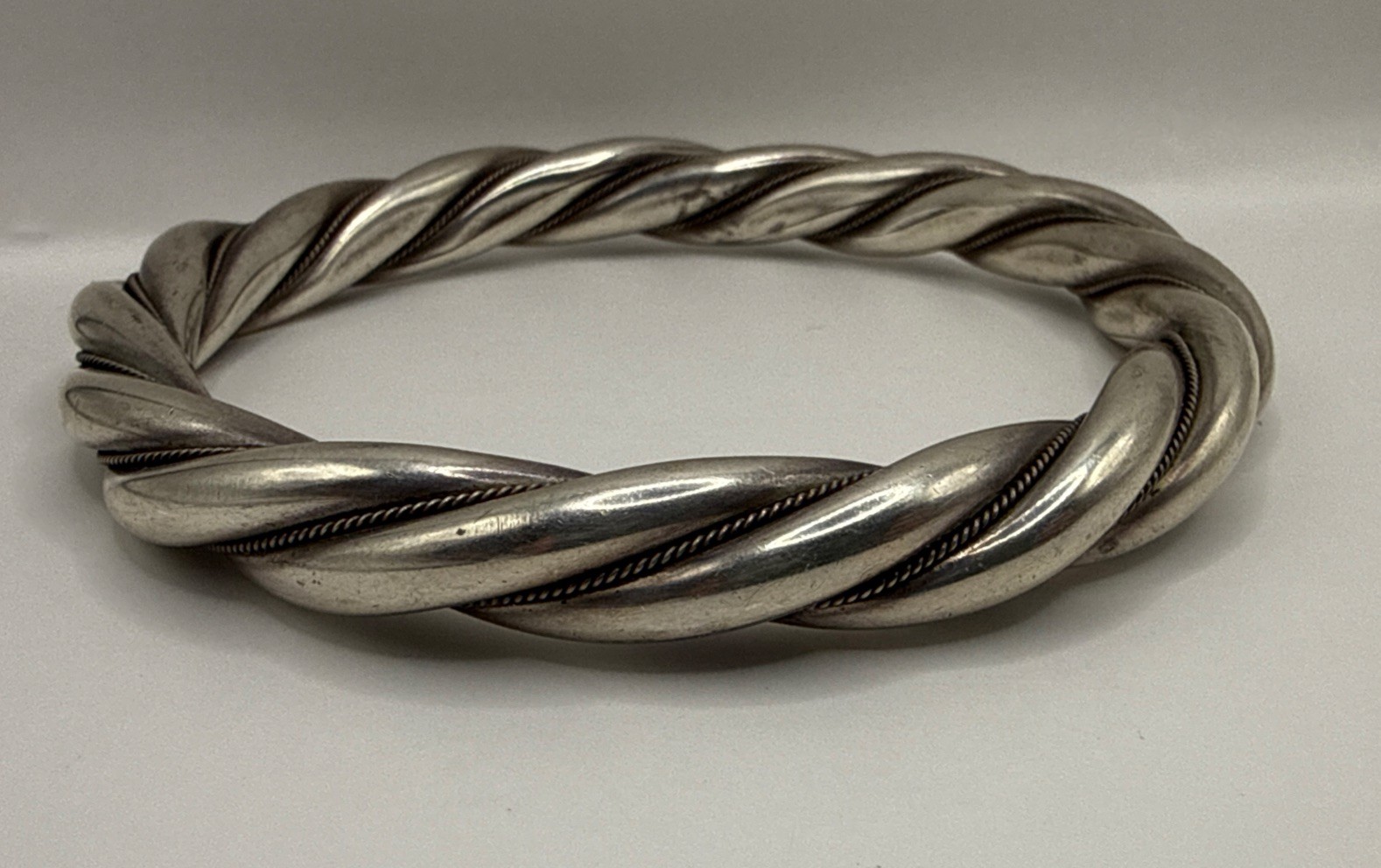 900 Silver Chucky Heavy Twisted Mexico Taxco Bracelet Bangle (63.7gr)