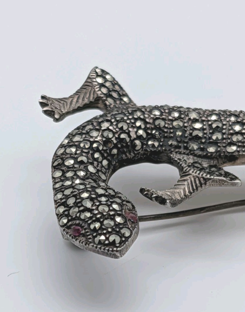 5½” Long Vintage Sterling Silver Marcasite Lizard Gecko Red Eyes Pin Brooch 30g