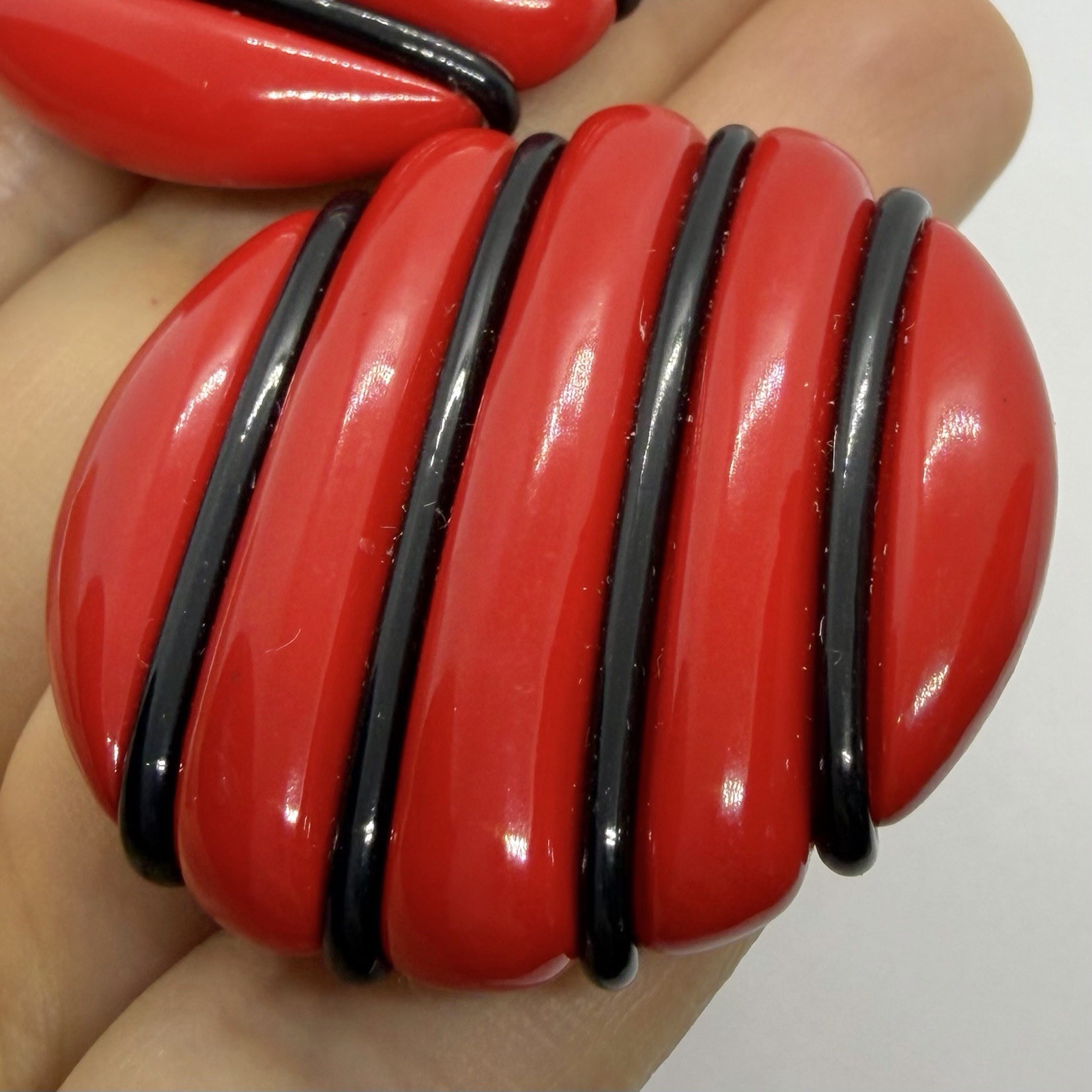 Vtg 80’s XL Red Black Resin Striped Statement Huggie Earrings Post Round Bold