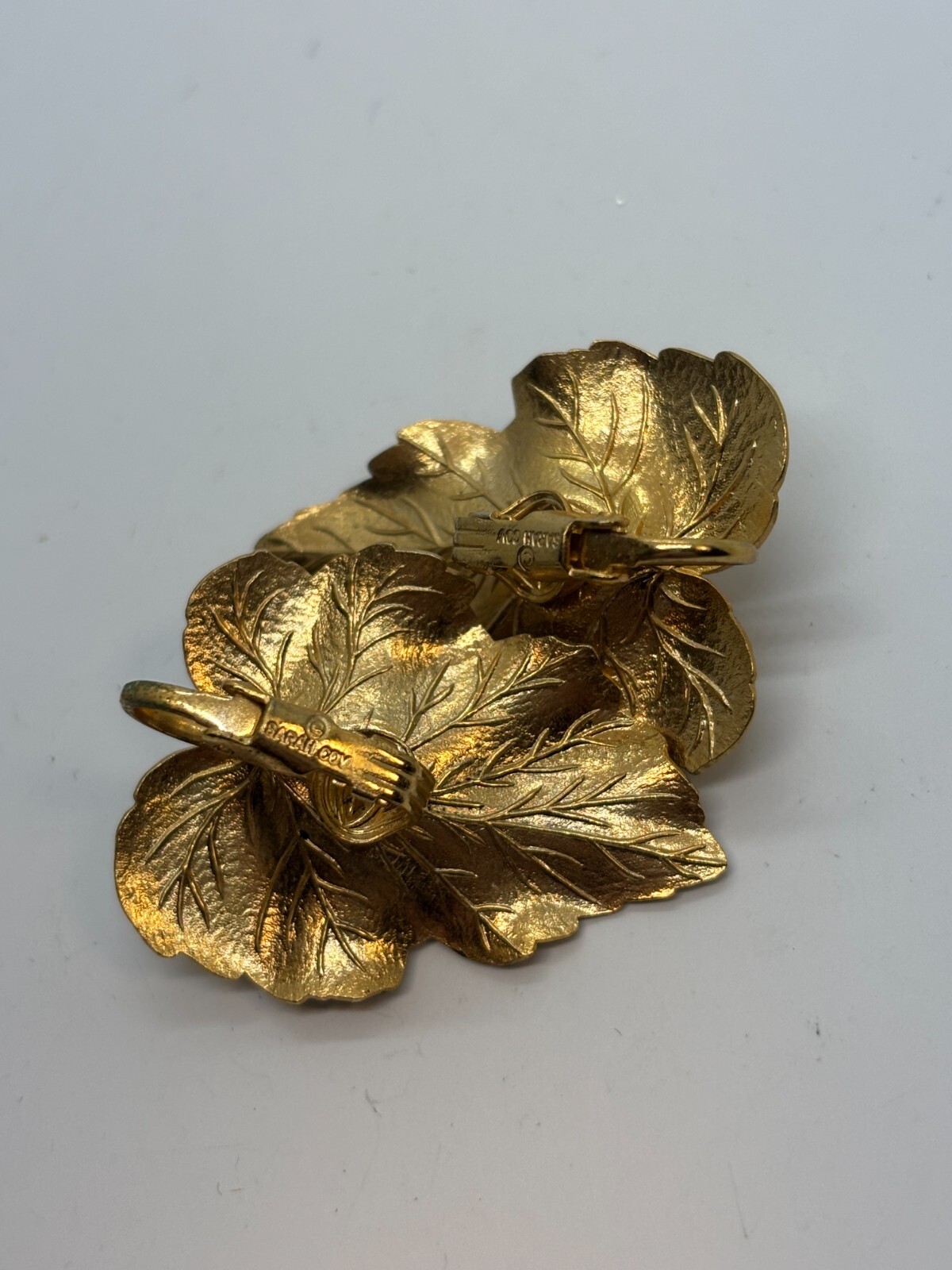 Vintage Earrings Sarah Coventry Stunning Antique Gold Tone Metal Leaves