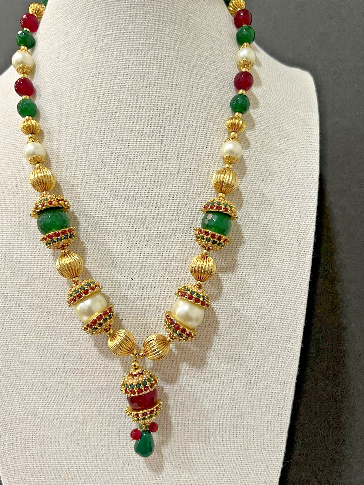 Traditional Indian Style Necklace Gold Tone w Heavy Glass Beads Red Green Cream