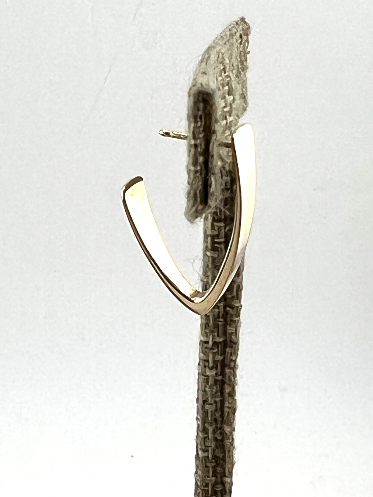 James Avery 14K gold earrings modernist V shaped hoops with posts
