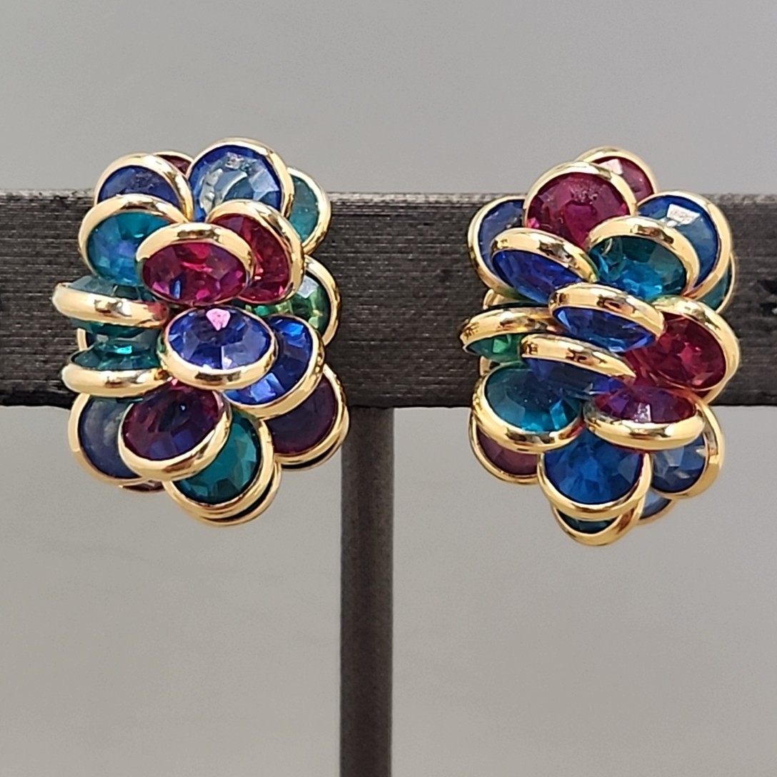 Vintage Open Bezel Clip On Earrings Gold Tone Layered Multicolor 3/4″