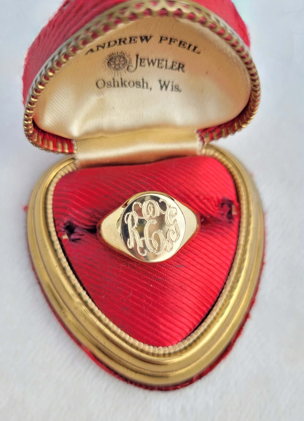 Vintage “REG” Monogram Script Signet Gold Plated Ring Sz 9