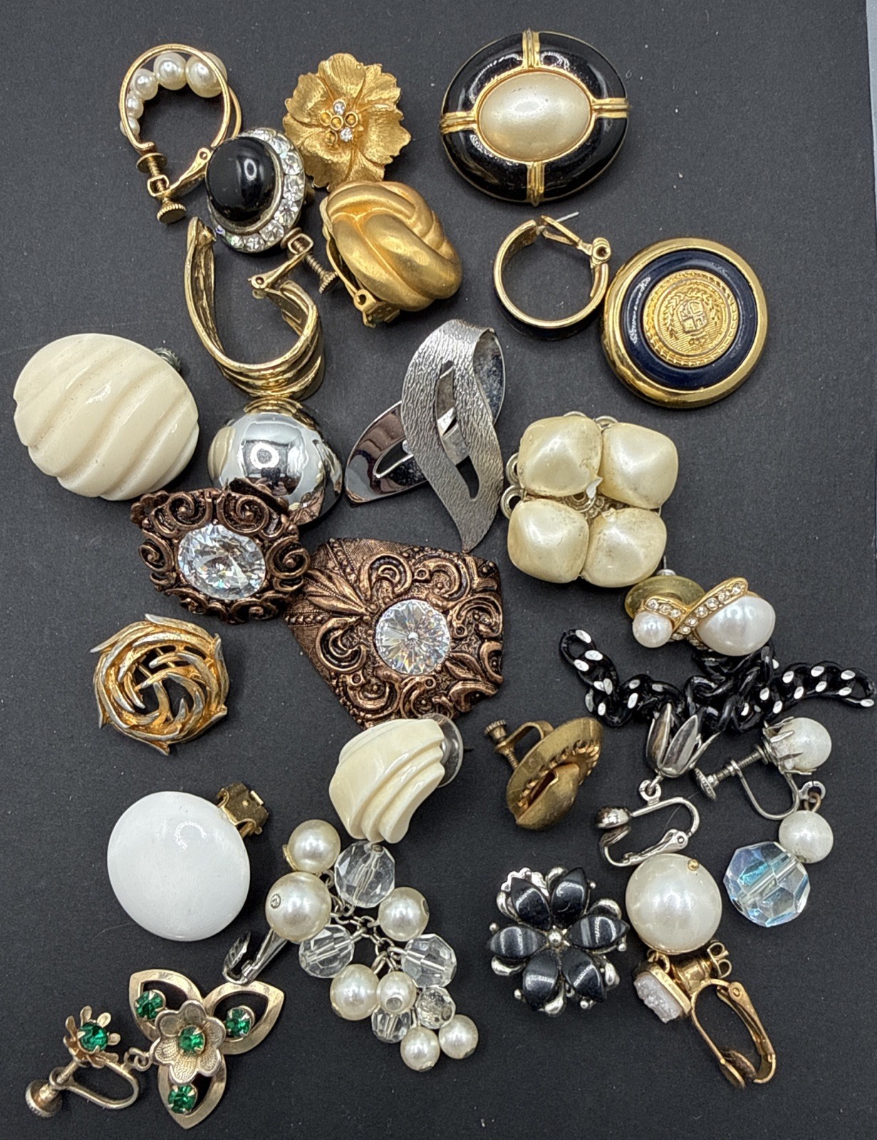 Lot Of SINGLE Earrings Mostly Vintage Clip On – Parts Craft – Some Signed E3-7