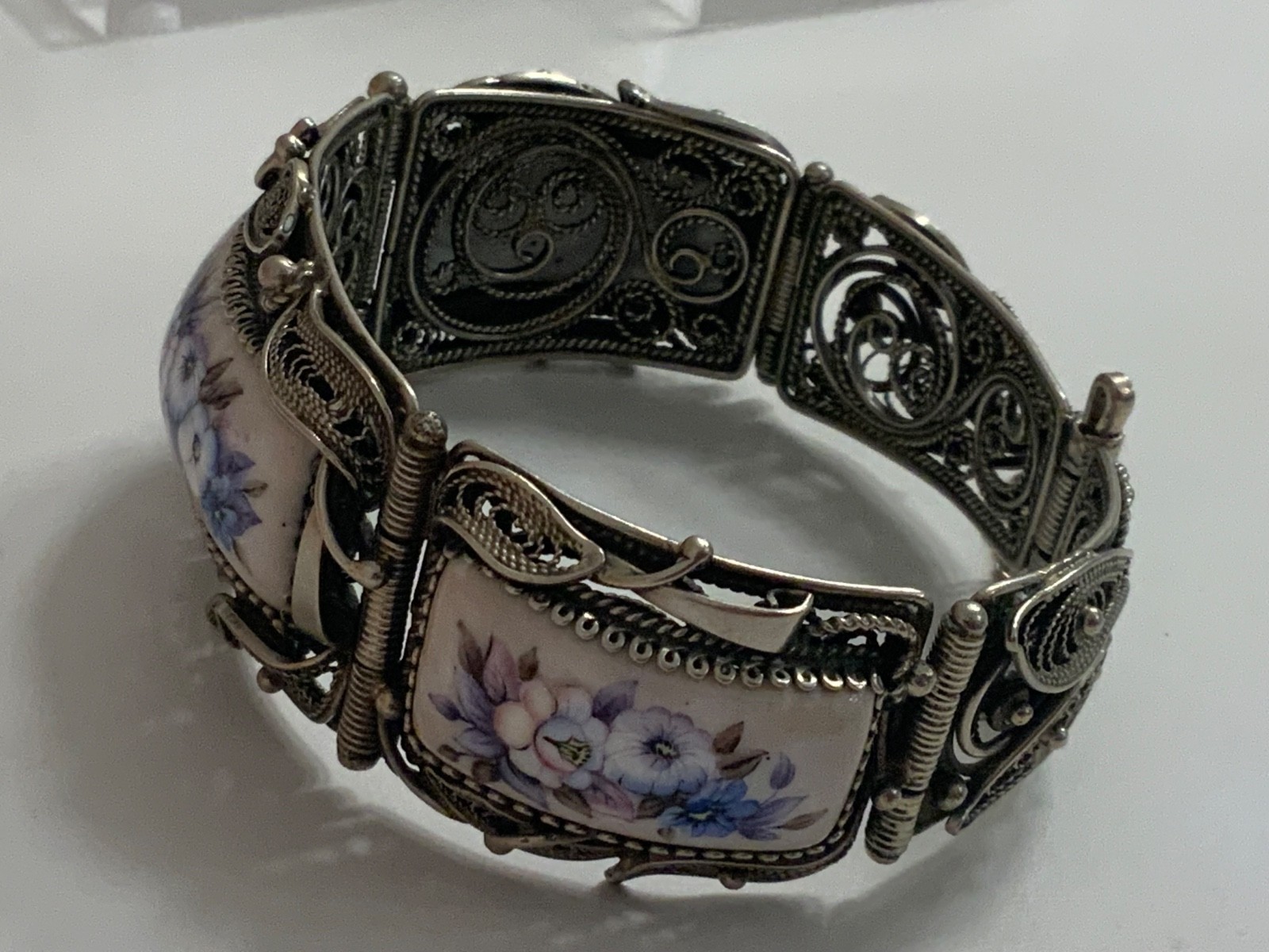 VINTAGE MORE THAN 50 YEARS OLD ENAMEL WOMEN BRACELET & EARRINGS GREAT CONDITION