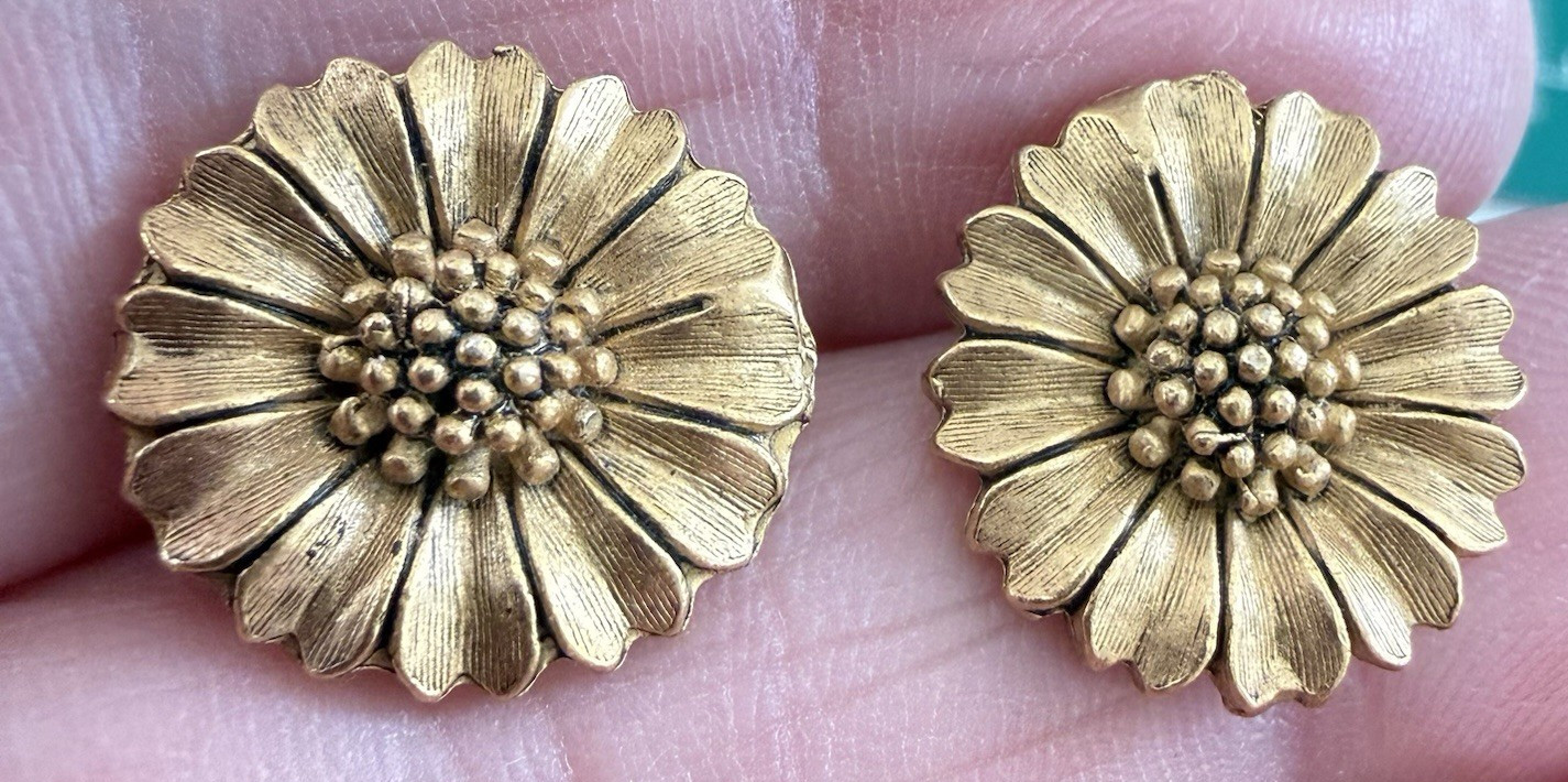 Norwegian Eivind Hillestad Sunflower Stud Earrings Gold Tone Signed © EH Vintage