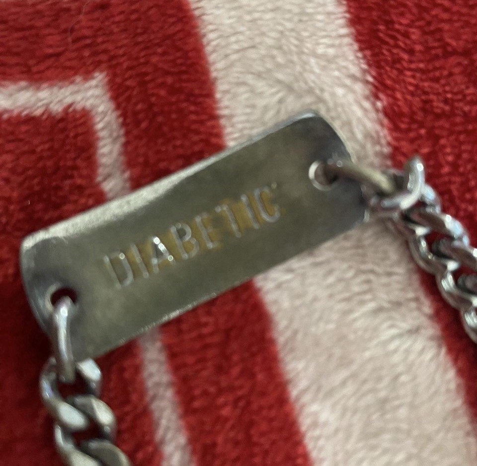 Vintage Diabetic Medical Alert ID Bracelet Silver Tone Curb Link Chain Emergency