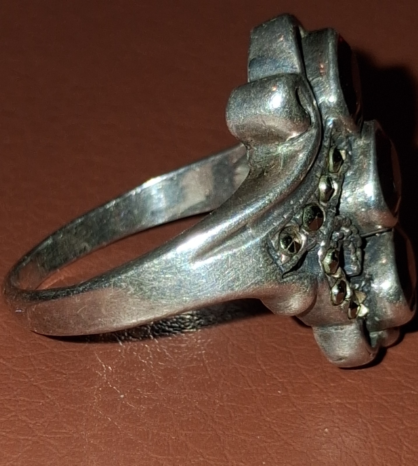Vintage Heavy 6.7g Sterling Silver 3 Stone Garnet Marcasite Cocktail Ring Sz 8