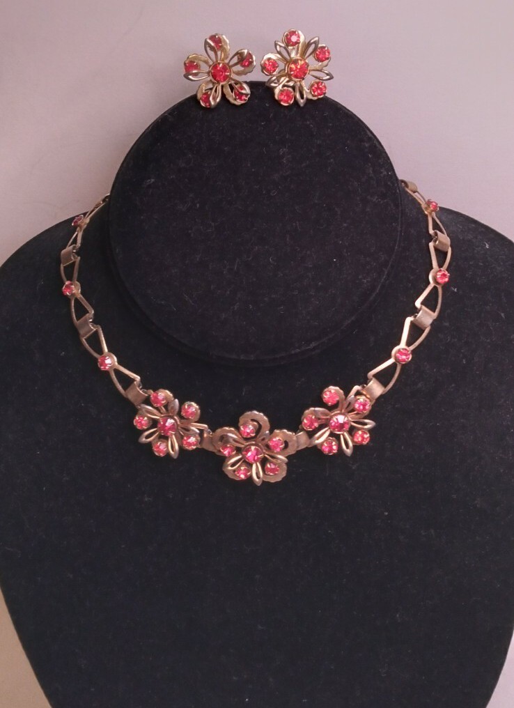 Vtg. Small Necklace & Screw Back Earrings Red Rhinestones Set In Goldtone Metal