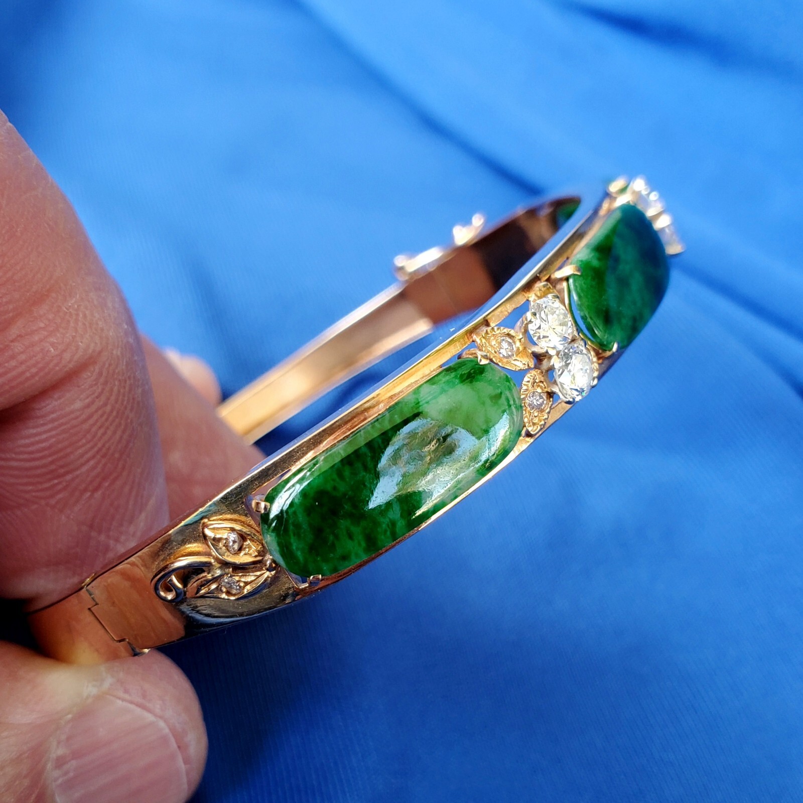 Original EARTH MINED Imperial Jadeite JADE Diamond Deco Bangle Bracelet 18K GOLD