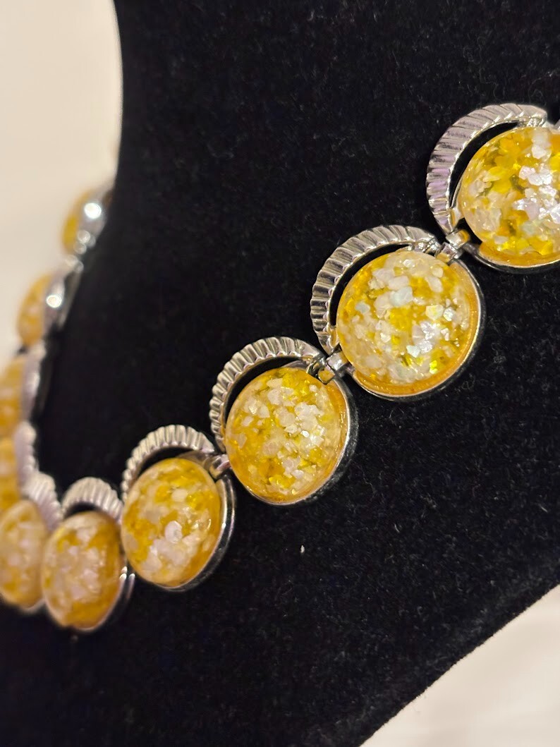 Vintage Yellow Necklace (16″) in Silver Tone for any occasion