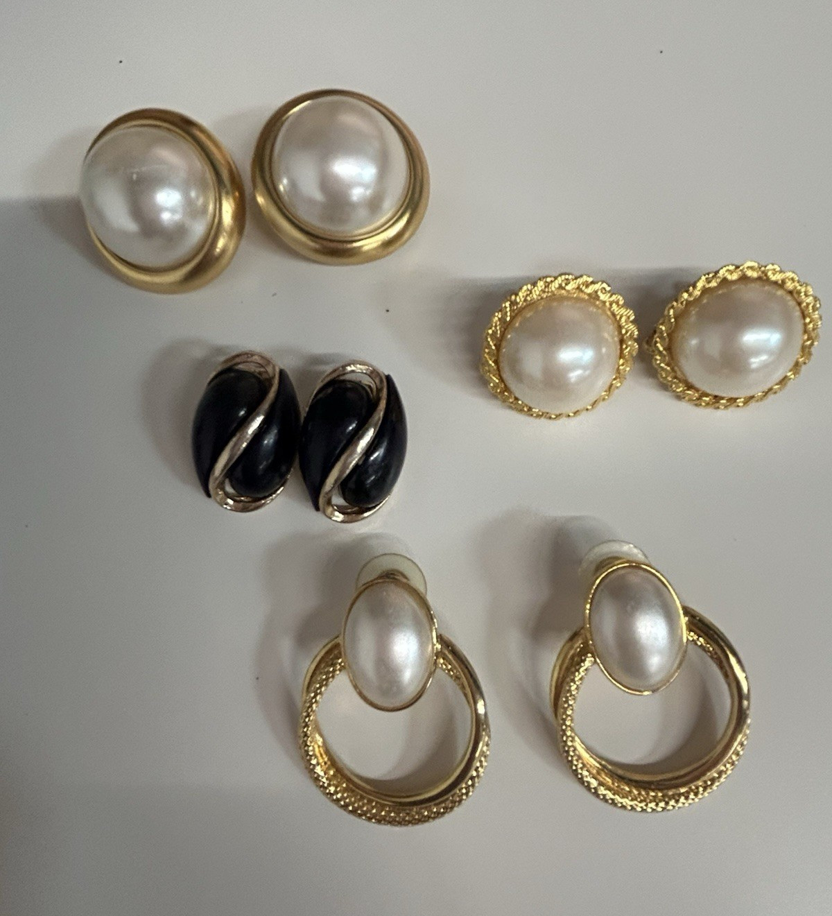 5-Pair vintage 80’s unmarked Earrings Gold Tone Faux Pearl White Black