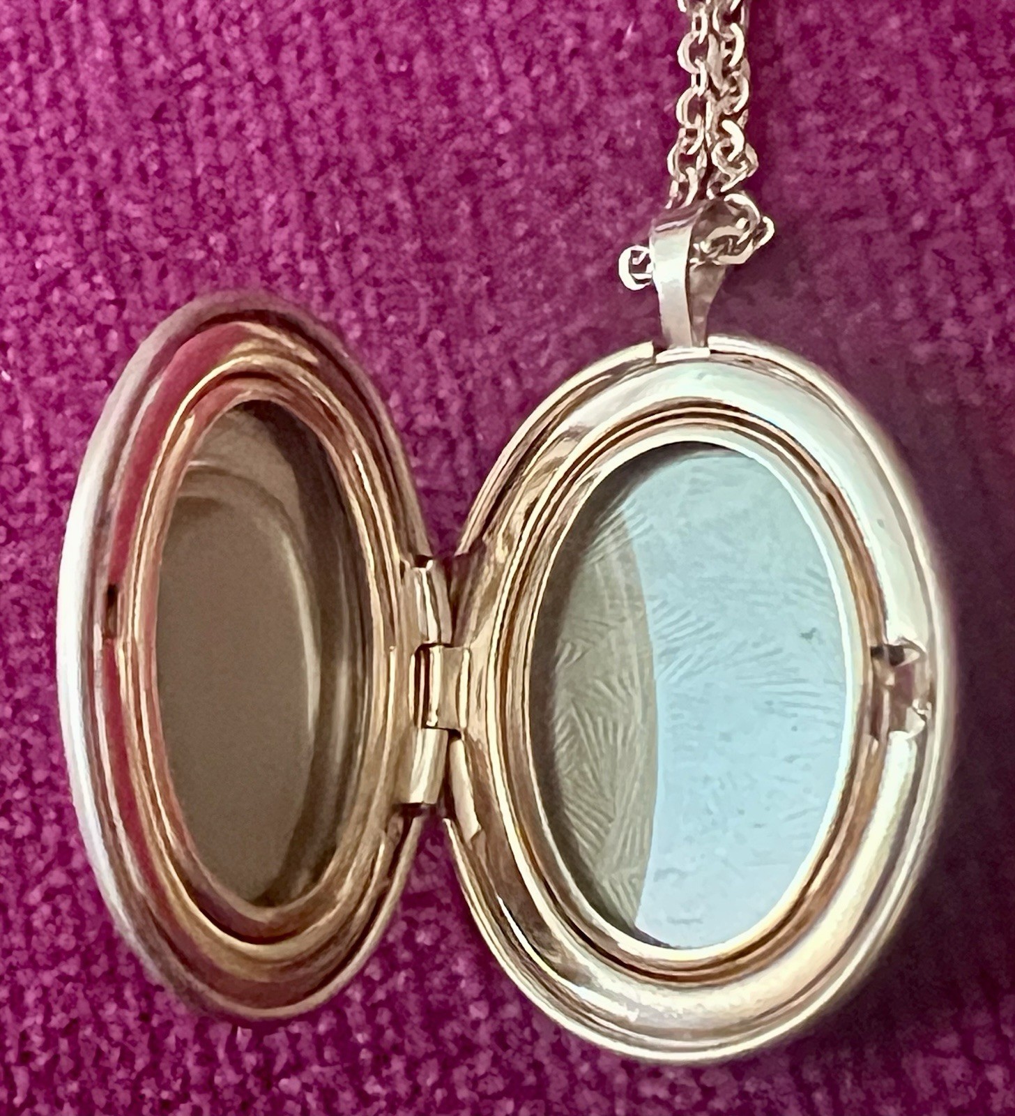VINTAGE 1950s GOLD FILL LOCKET WITH CHAIN 14k GF PPC PRINCESS PRIDE CREATIONS