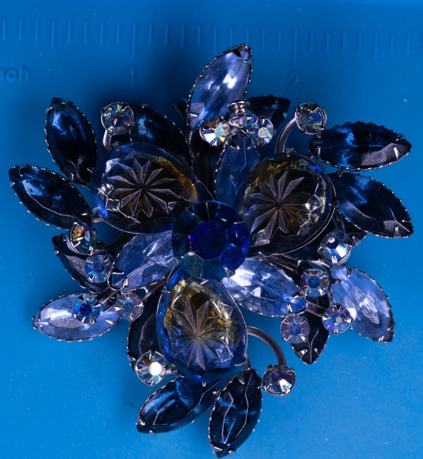 Vintage Floral Cluster Brooch Pin Silver Tone Blue Rhinestone 2.25″ Sparkle