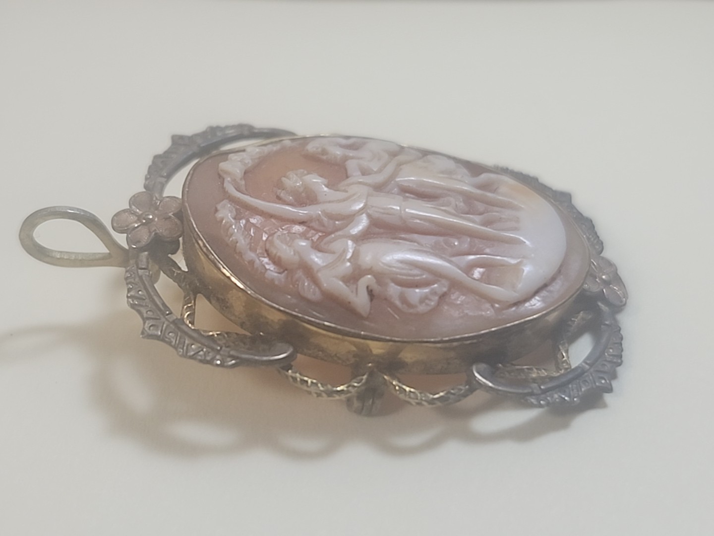 Vintage Hand Carved Shell Cameo Brooch Pendant. 3 Grace’s. Antique 1900s – 1940s