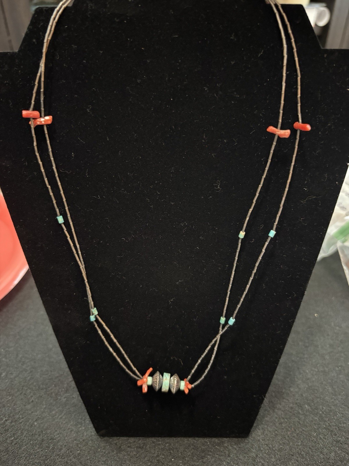 Vtg Native American Liquid Dark Grey Silver Chain Coral Chip Beaded 21” Long