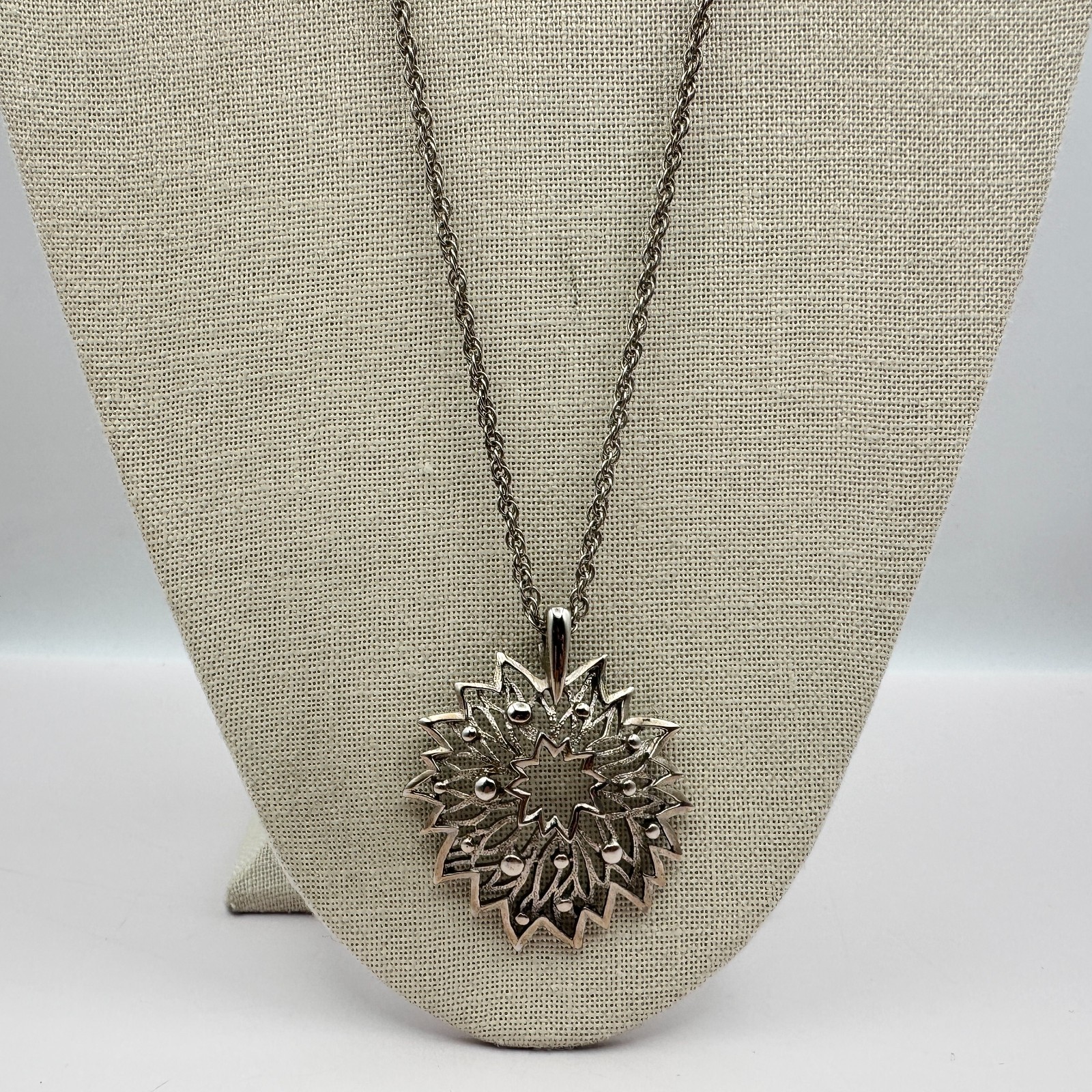 Vintage 90s Silver Tone Rope Chain Sunburst Pendant Necklace Women’s Jewelry