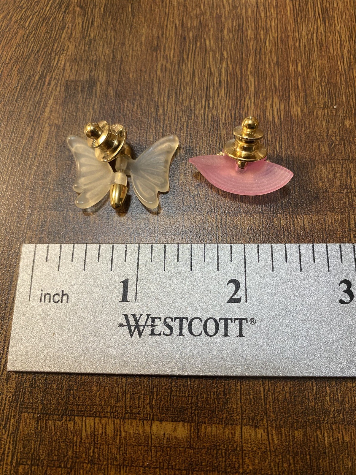 Vintage Lot Of 13 Marked Avon Brooches Pins Gold Tone Various Subjects NICE!