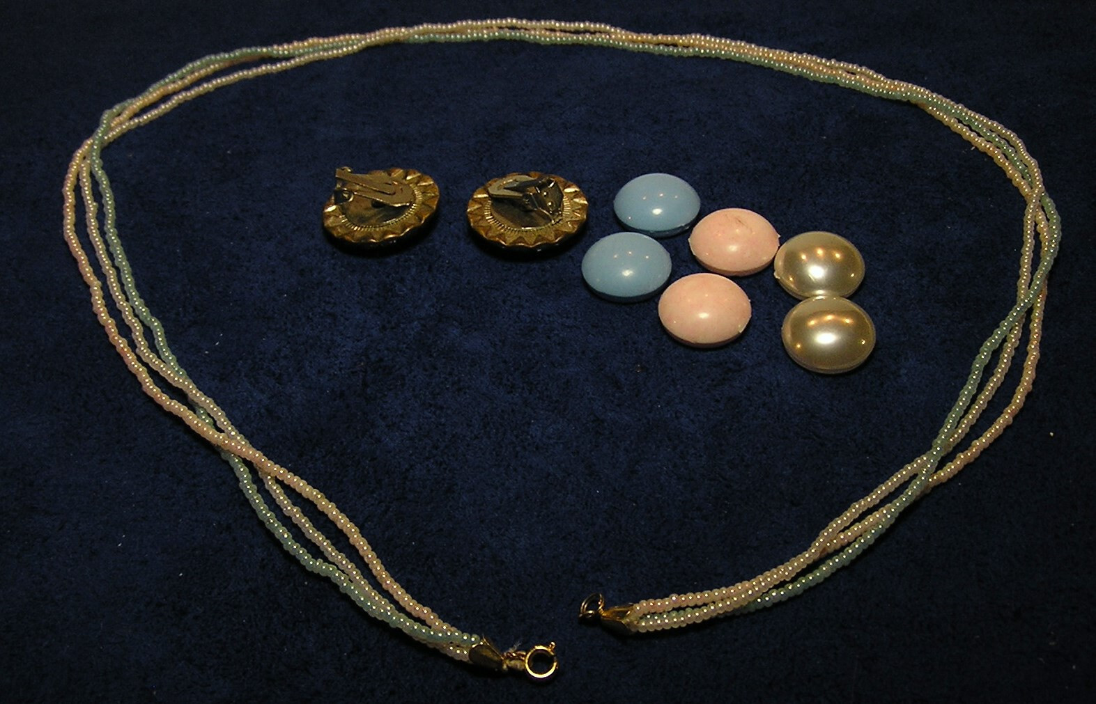 Vtg 2 necklaces – 4 pr of earrings.