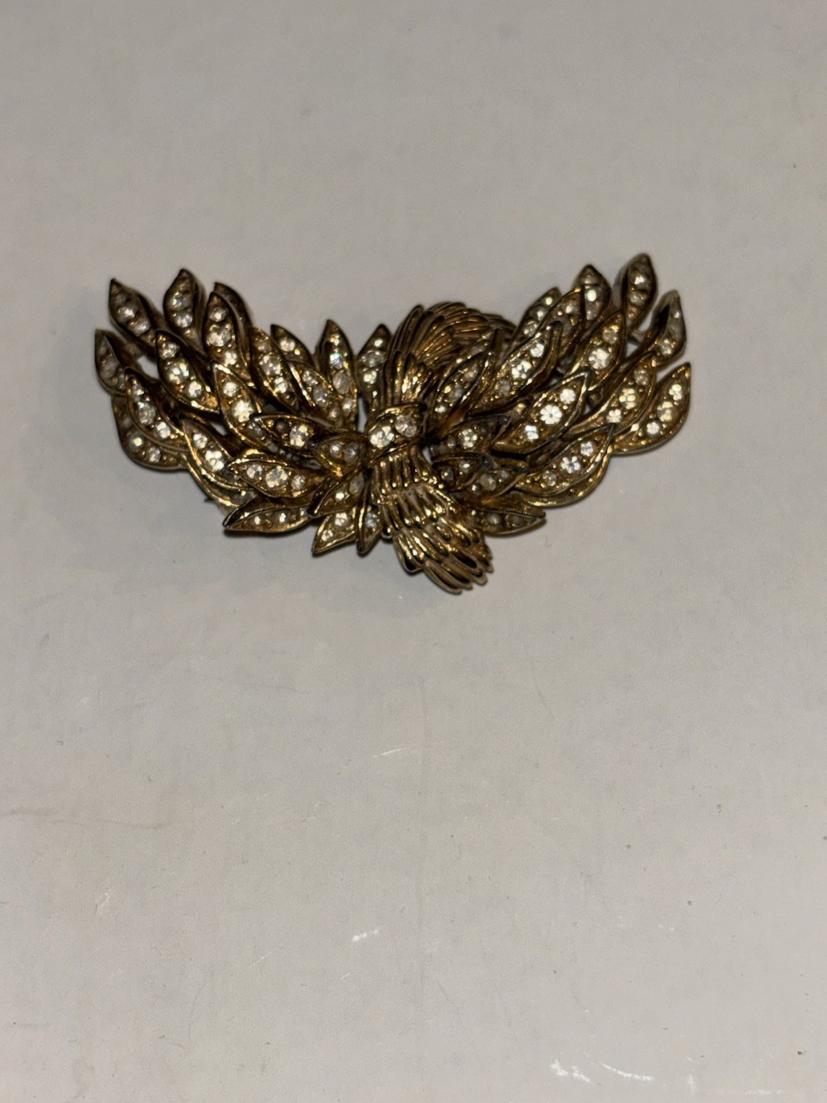 Beautiful Vtg Rhinestone & Gold tone Ciner Brooch