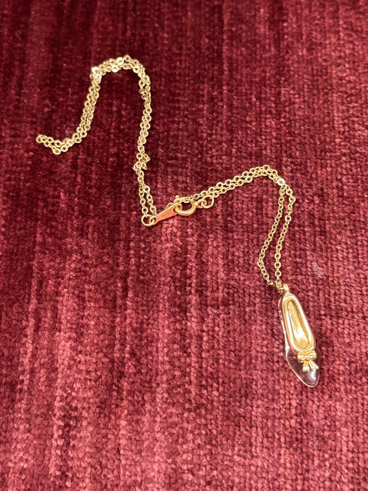 Vintage 1985 Avon Cinderella Enchanted Glass Slipper Necklace