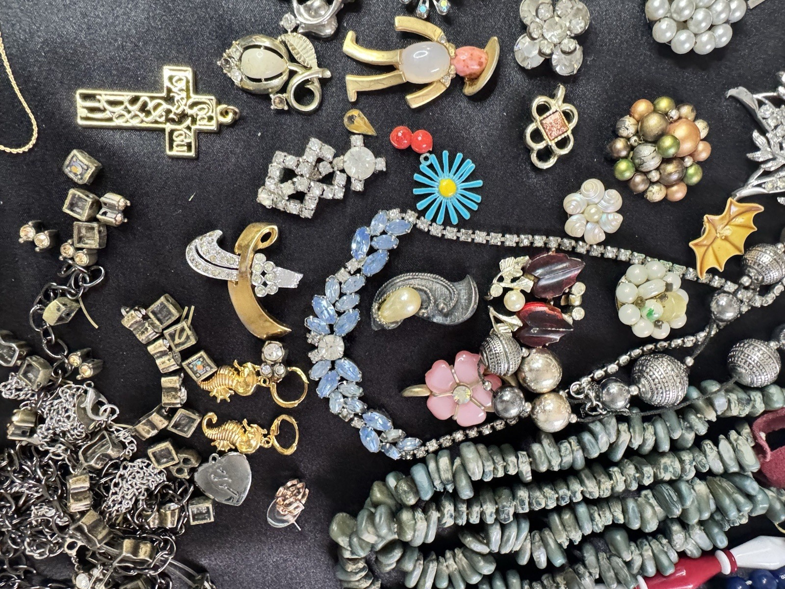 Vintage Broken Jewelry Lot Rhinestone Craft Wear Repair Harvest 1lb 15oz