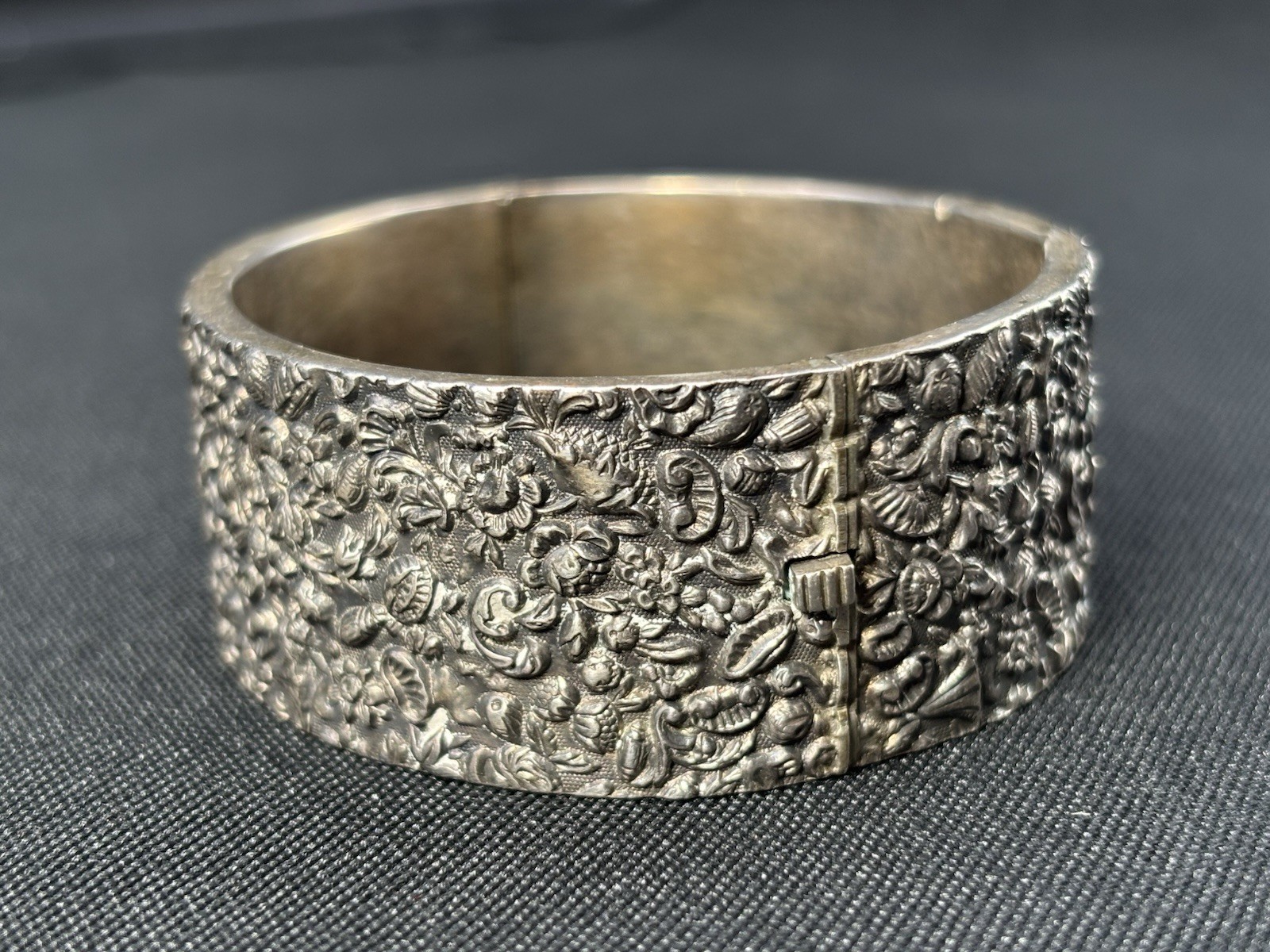 Vintage Sterling Silver REPOUSSE Victorian Style Floral Bracelet 1″ Wide