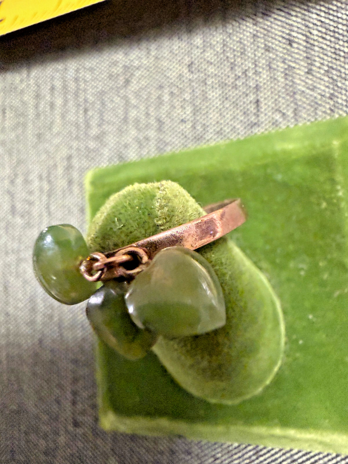 Vintage SOLID 14KT Gold Stamped Jade Hearts Ring Size 8.5 1.5g New Old Stock!