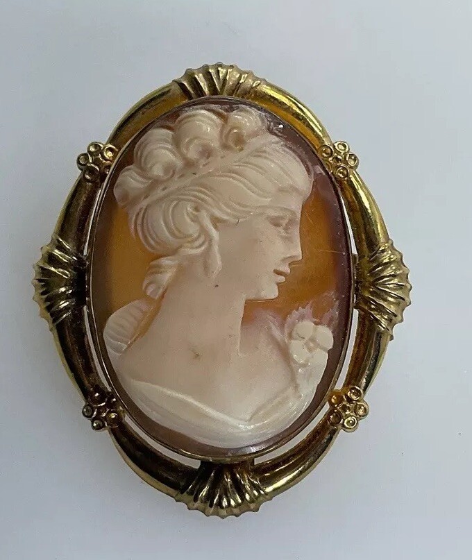 Vintage Gold Filled Carved Shell Lady CAMEO Left Facing Ornate Frame Brooch