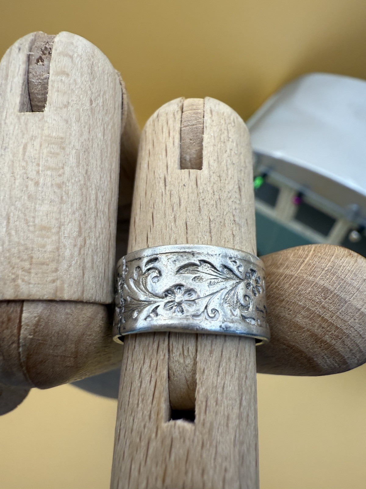 Vintage Ed Levin Art Nouveau Embossed Cigar Band Ring Size 6.75
