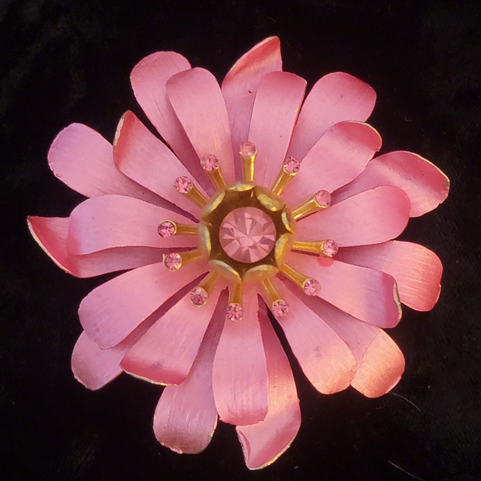 Vintage Pink Hot Pink Enamel Daisy Large Flower Brooch Floral Retro Pin 2.5″-3″