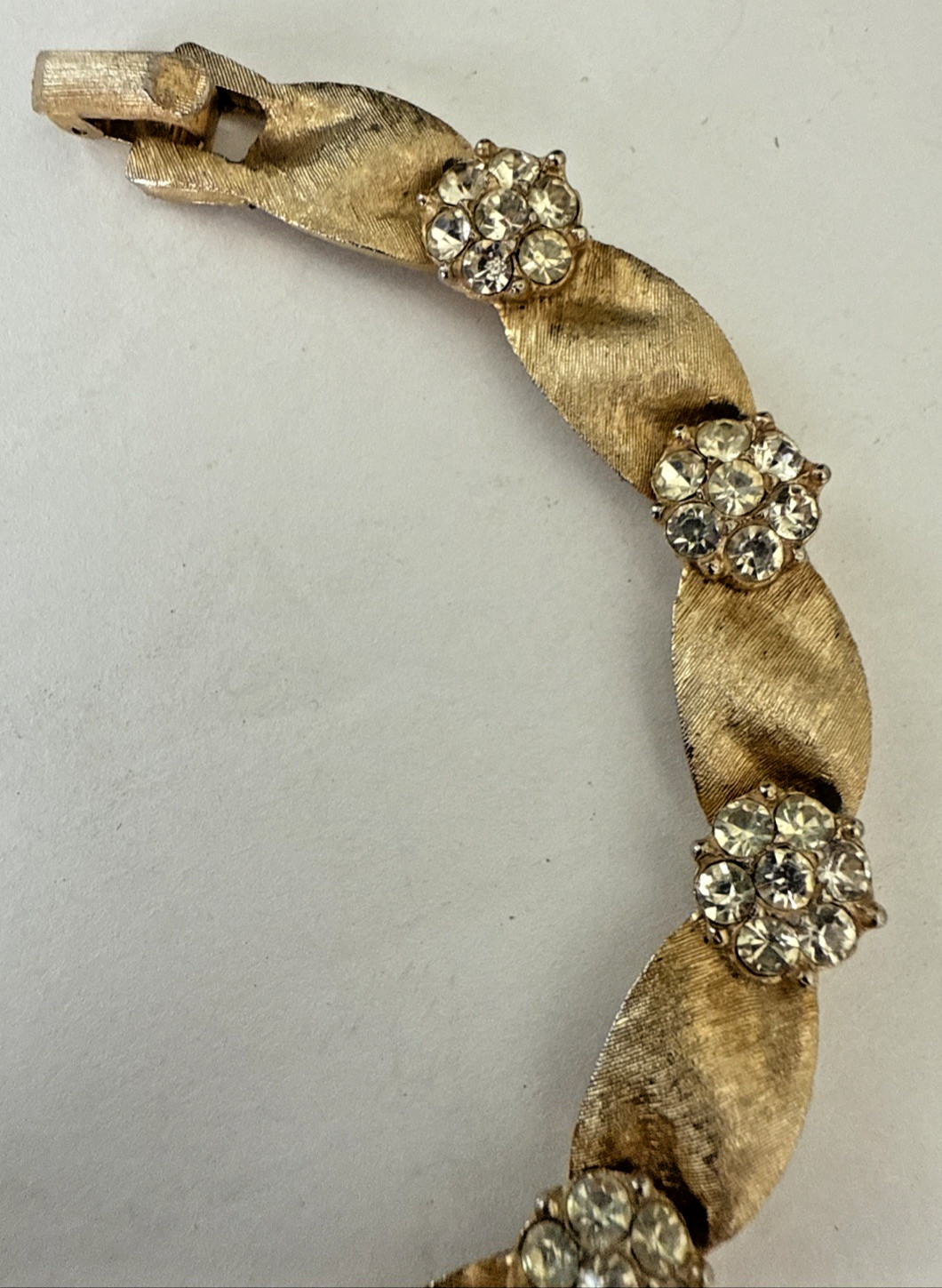 Trifari Link Bracelet April Birthday Series Ribbon Flower Clear Rhinestone
