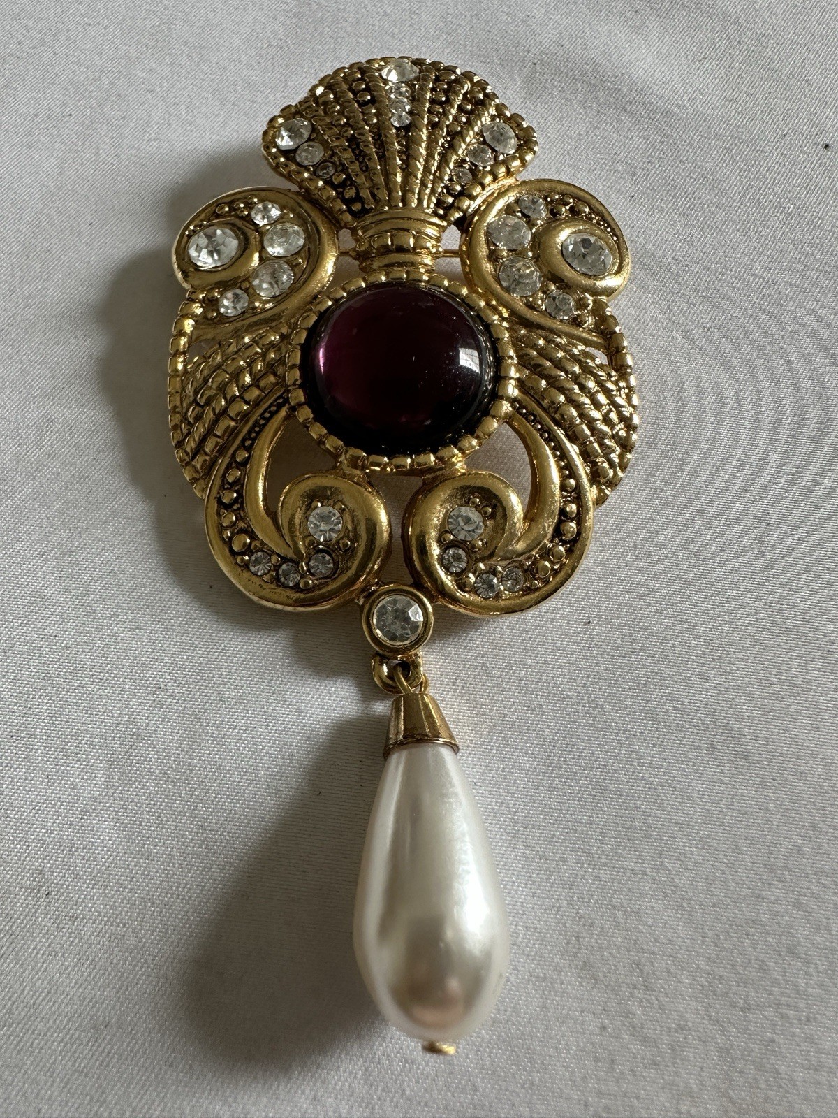 Vintage JEFF LIEB Purple Glass Cabochon Rhinestone Faux Pearl Pin Brooch B4