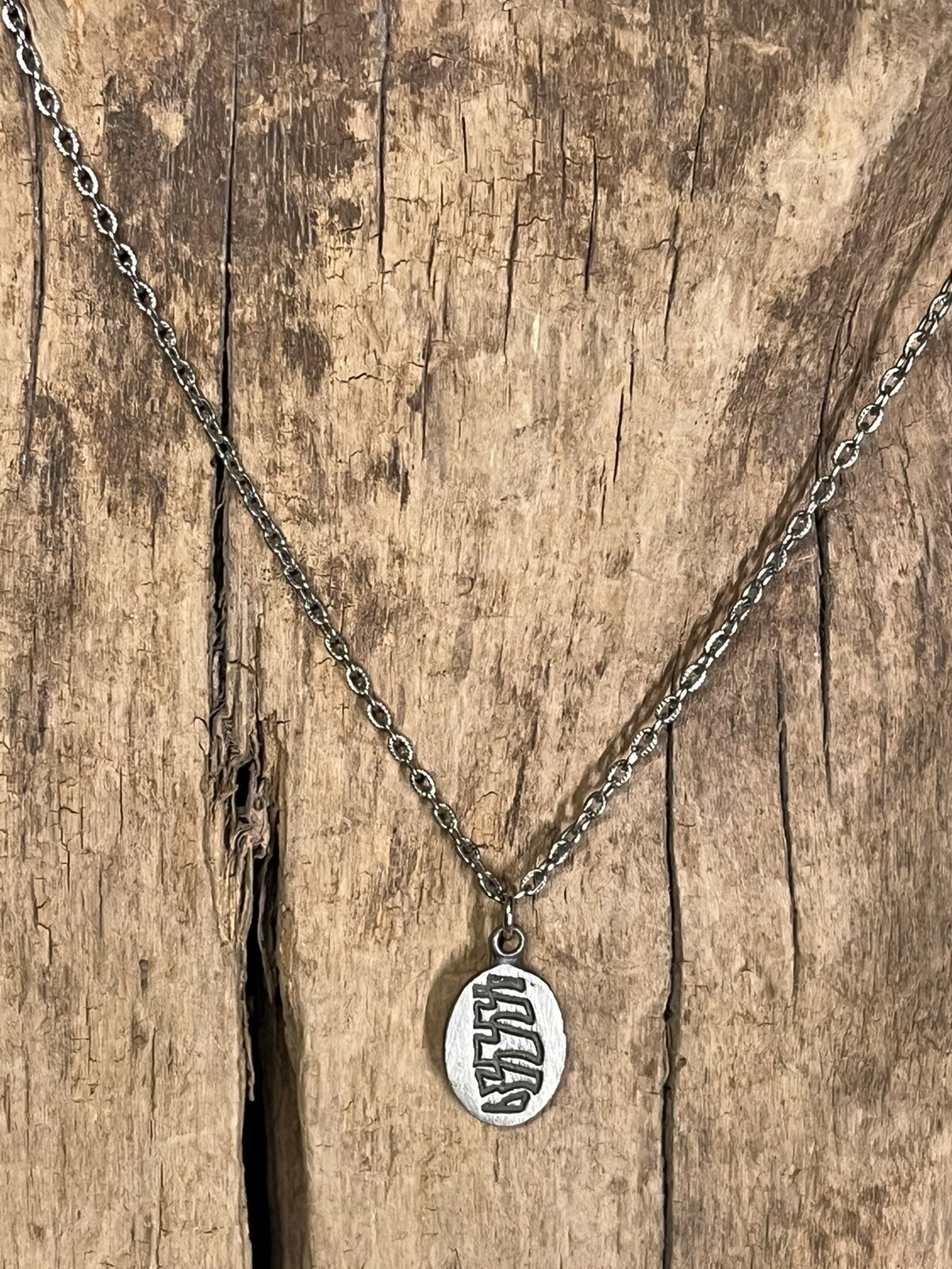 VINTAGE 1976 WTW PEWTER TRIBAL PENDANT ON 15” SILVER ROLO CHAIN