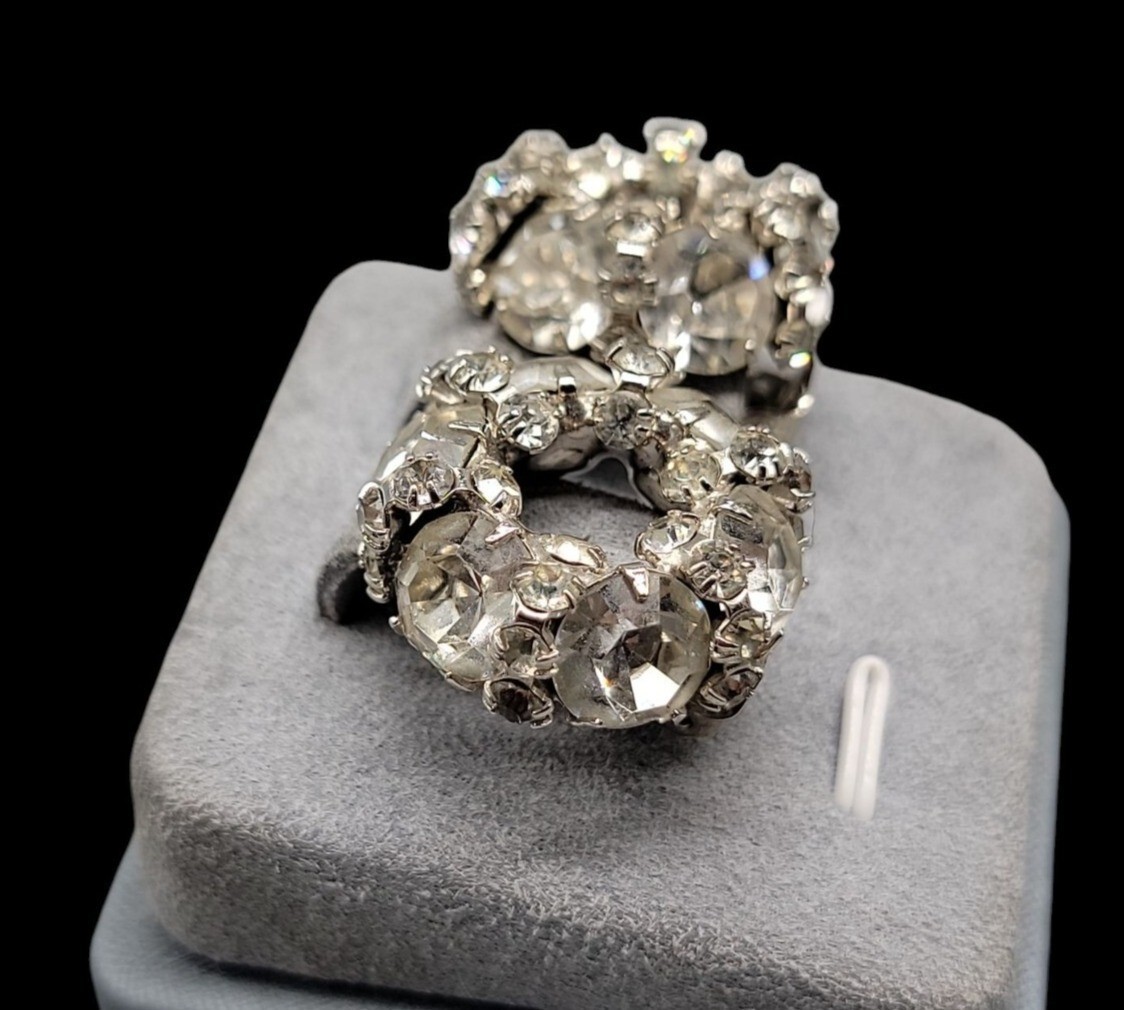 Signed Vintage Warner Clear Rhinestone Wreath Clip On Earrings 1950 Original Box