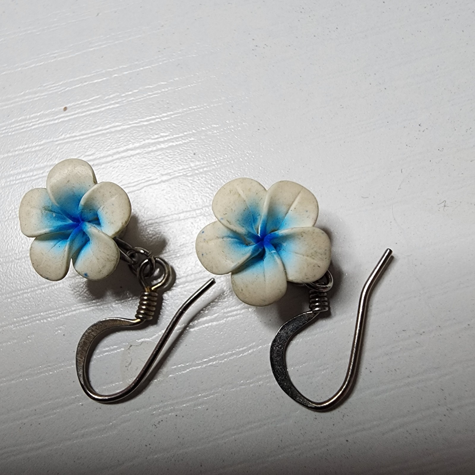 Beautiful Blue and White Flower Vintage Earrings Floral Dangle Hook