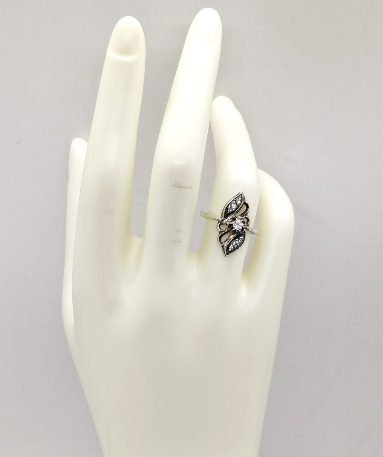 Vintage Elegant RING Silver 925 with Chic Bright Stone -size: 6.75US (17mm) #123