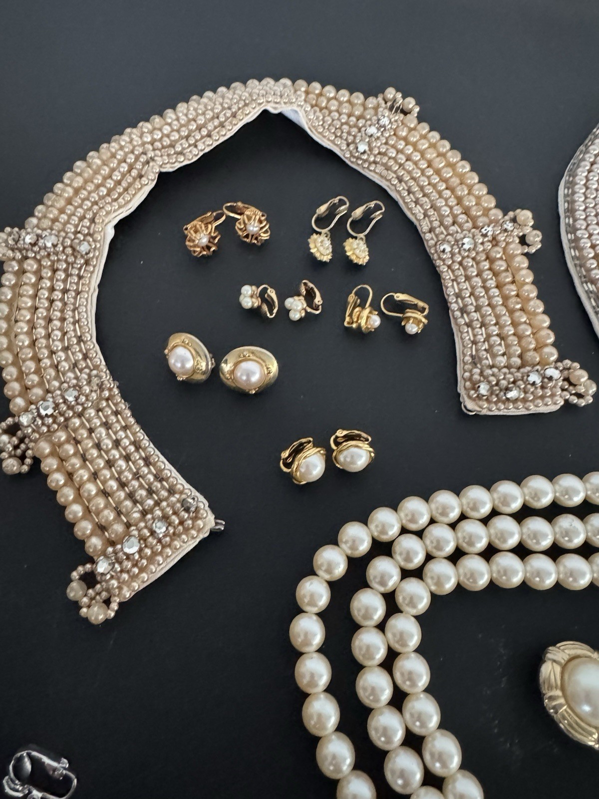 Huge-estate-jewelry-Lot-Faux Pearl- Costume Jewelry Lot B 32 Pieces