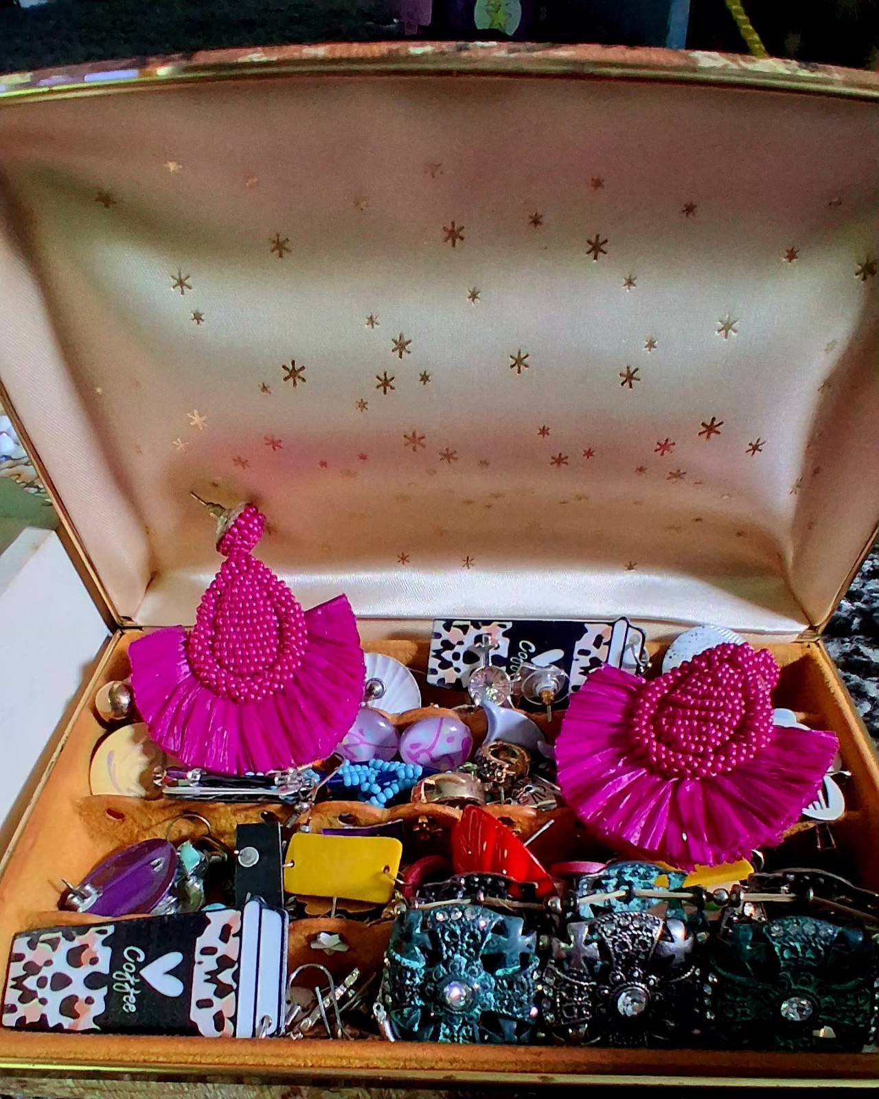 Vintage Mixed Signed Costume Jewelry Hat Box & Travel Cases Included 🔥BSK
