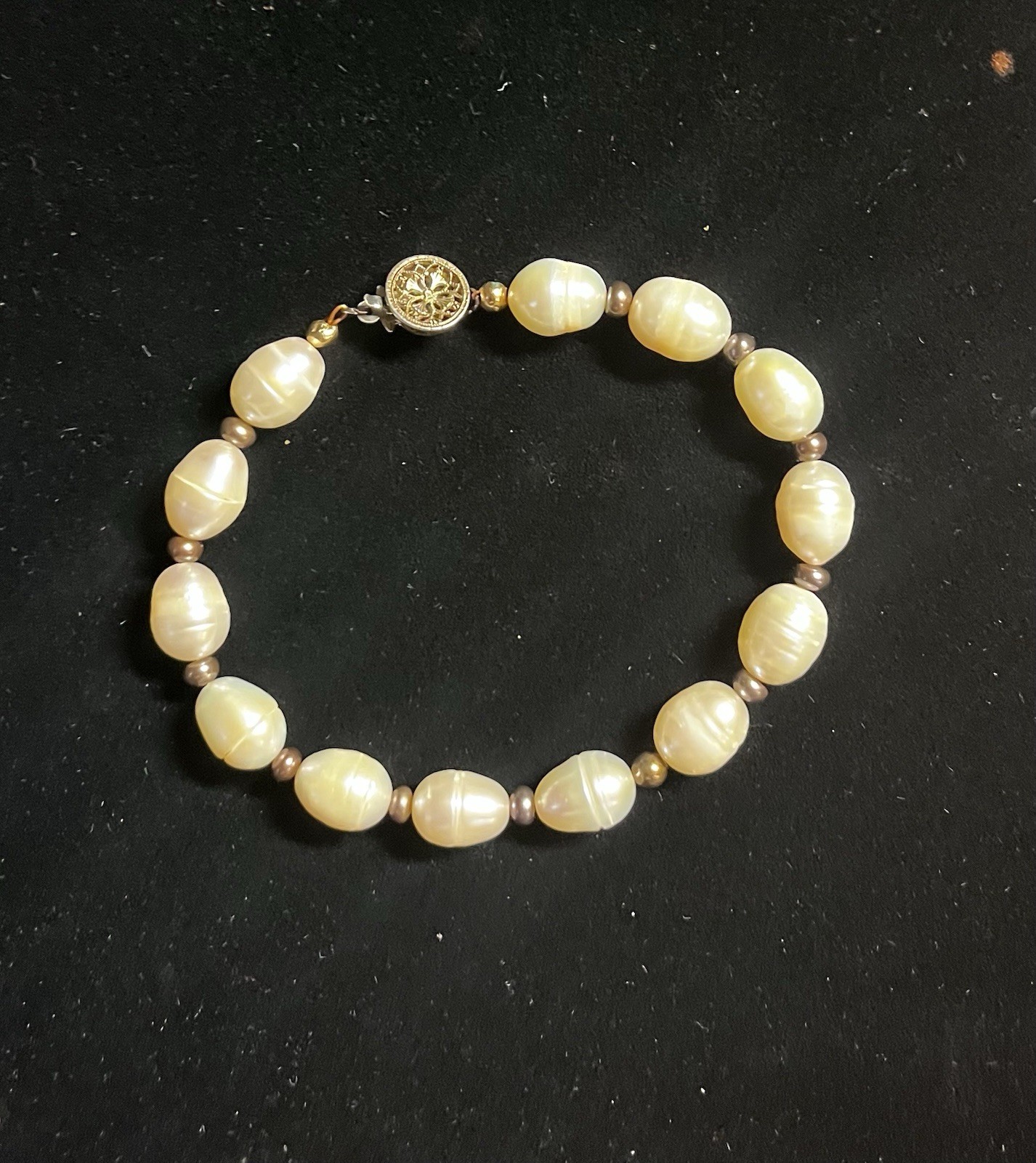 Freshwater Pearl Bracelet – Cream/Ivory Base Metal Clasp, Vintage Style