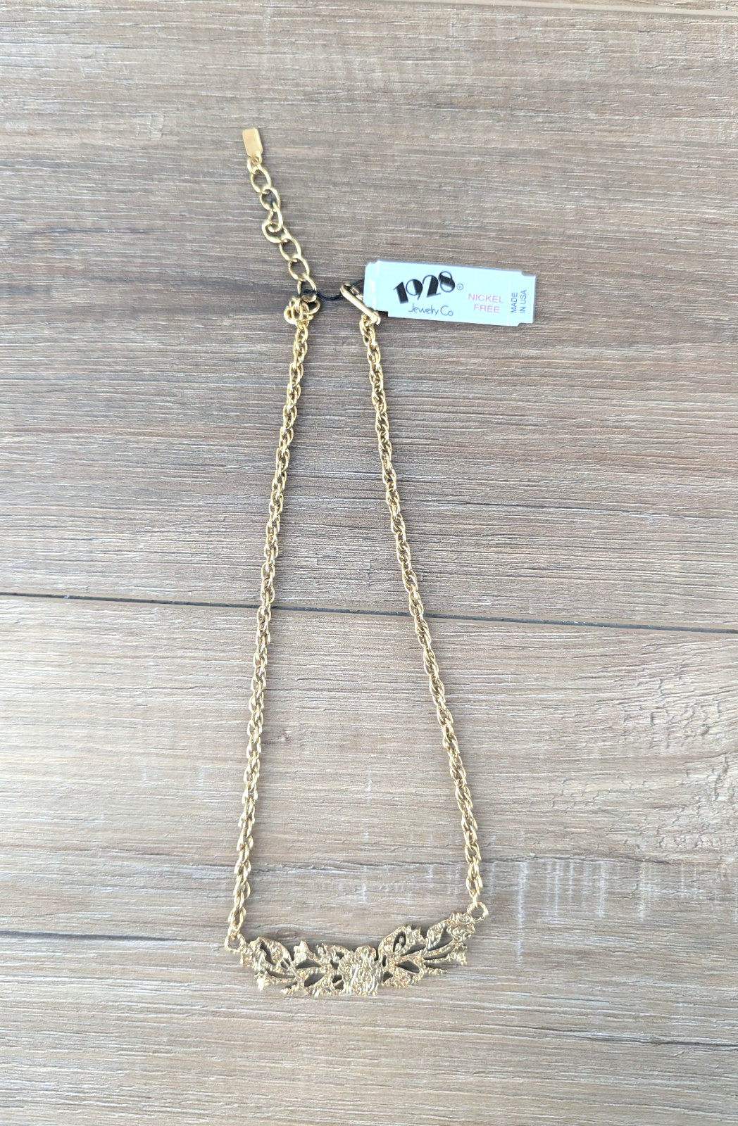 1928 Jewelry Co 19″ goldtone floral necklace nickel free made in USA hook close