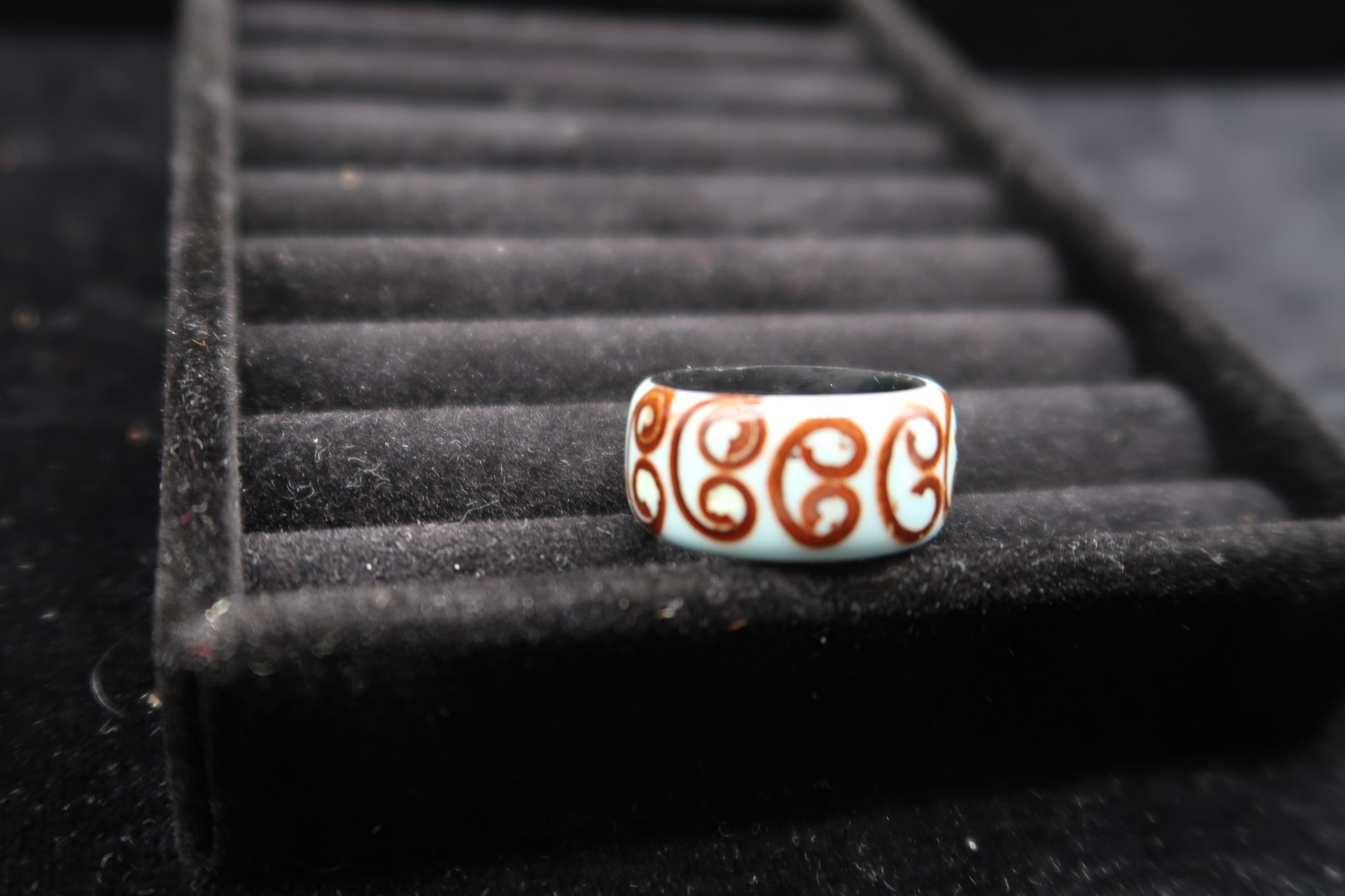 Vtg Enamel Over Acrylic Resin Ring Robin Egg Blue w/ Brown Swirl Accents Pretty
