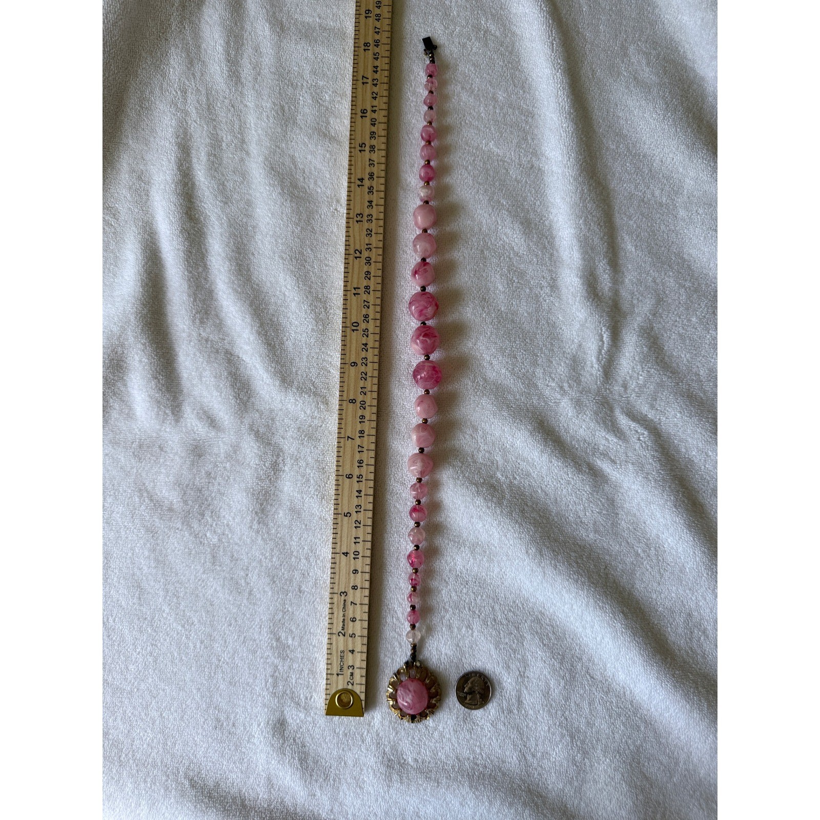 Vintage Pink Marbled Lucious Lucite Bead Necklace Gold Tone Sunburst Statement