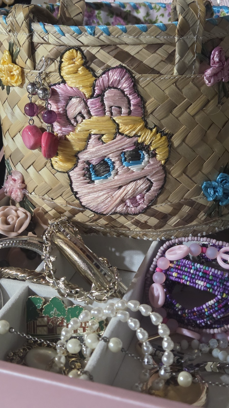 Grandma’s Estate; Jewelry, Trinkets, & Extra Fun Junk! Lot #96