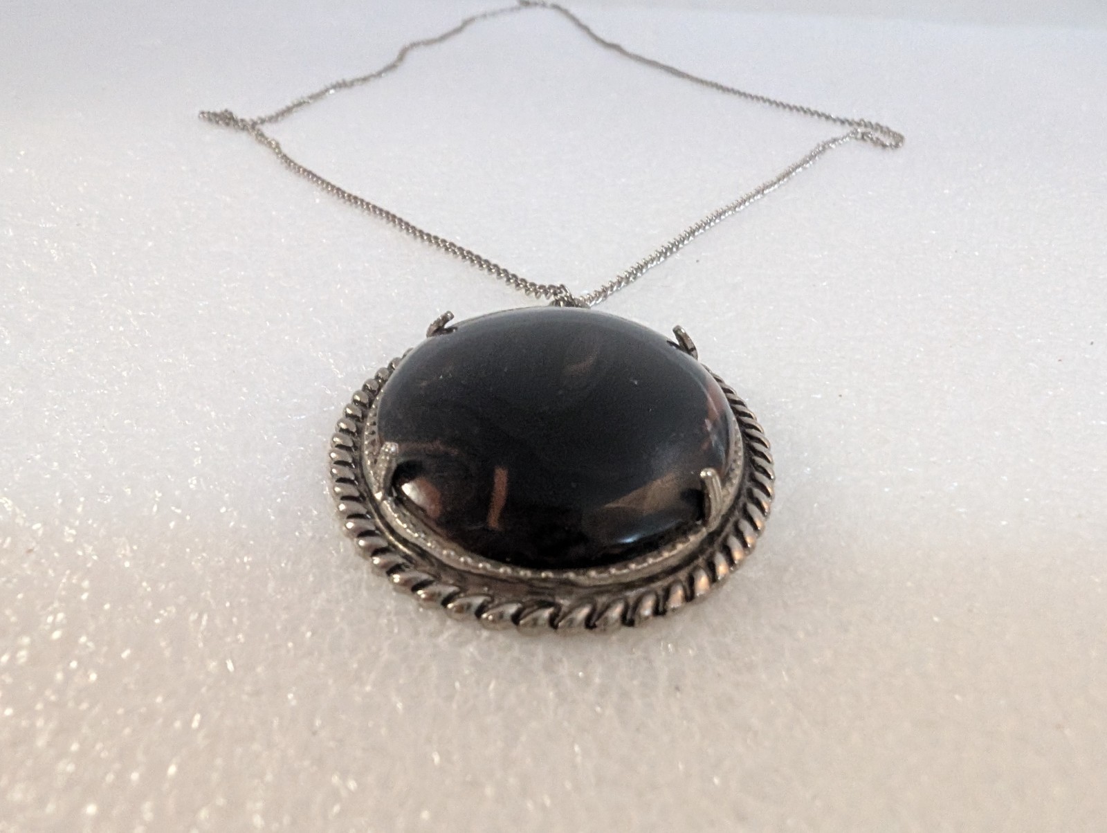 Vtg Silver Tone Prong Set Brown Stone Cabochon Oval Pendant Necklace 24″