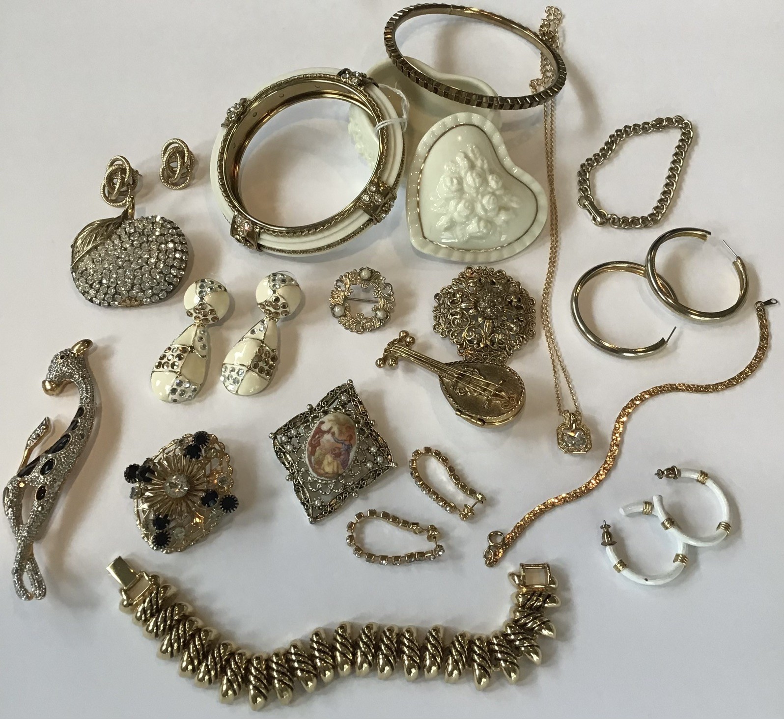 19 -Piece Lot Of Beautiful Costume Jewelry Brooches,Necklace, Earrings QVC/OTHER