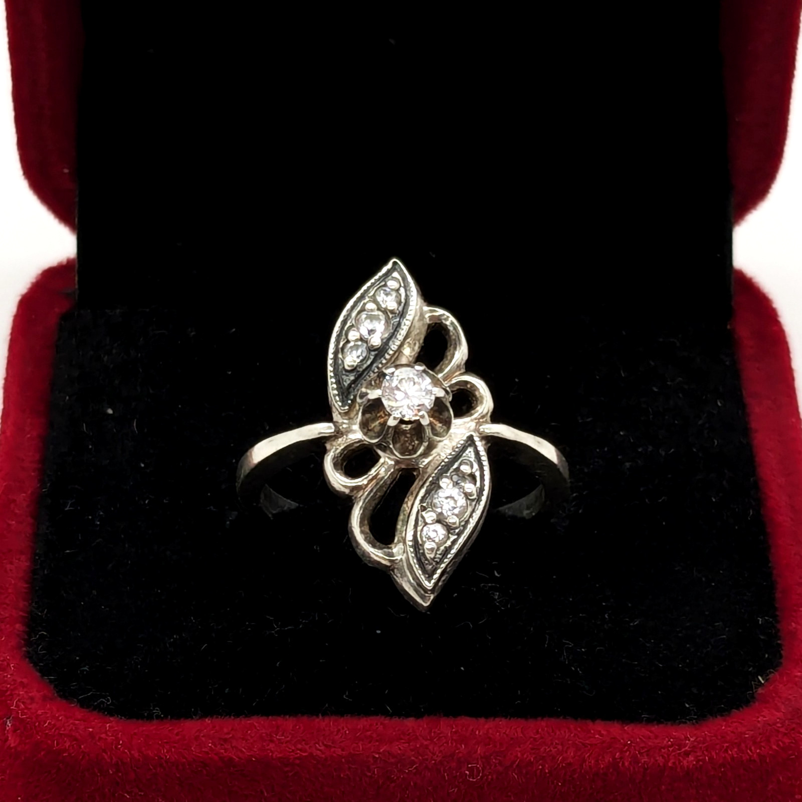 Vintage Elegant RING Silver 925 with Chic Bright Stone -size: 6.75US (17mm) #123